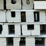 découvrez les différents types de parpaings, leurs caractéristiques et leurs usages pour choisir le matériau adapté à vos projets de construction.